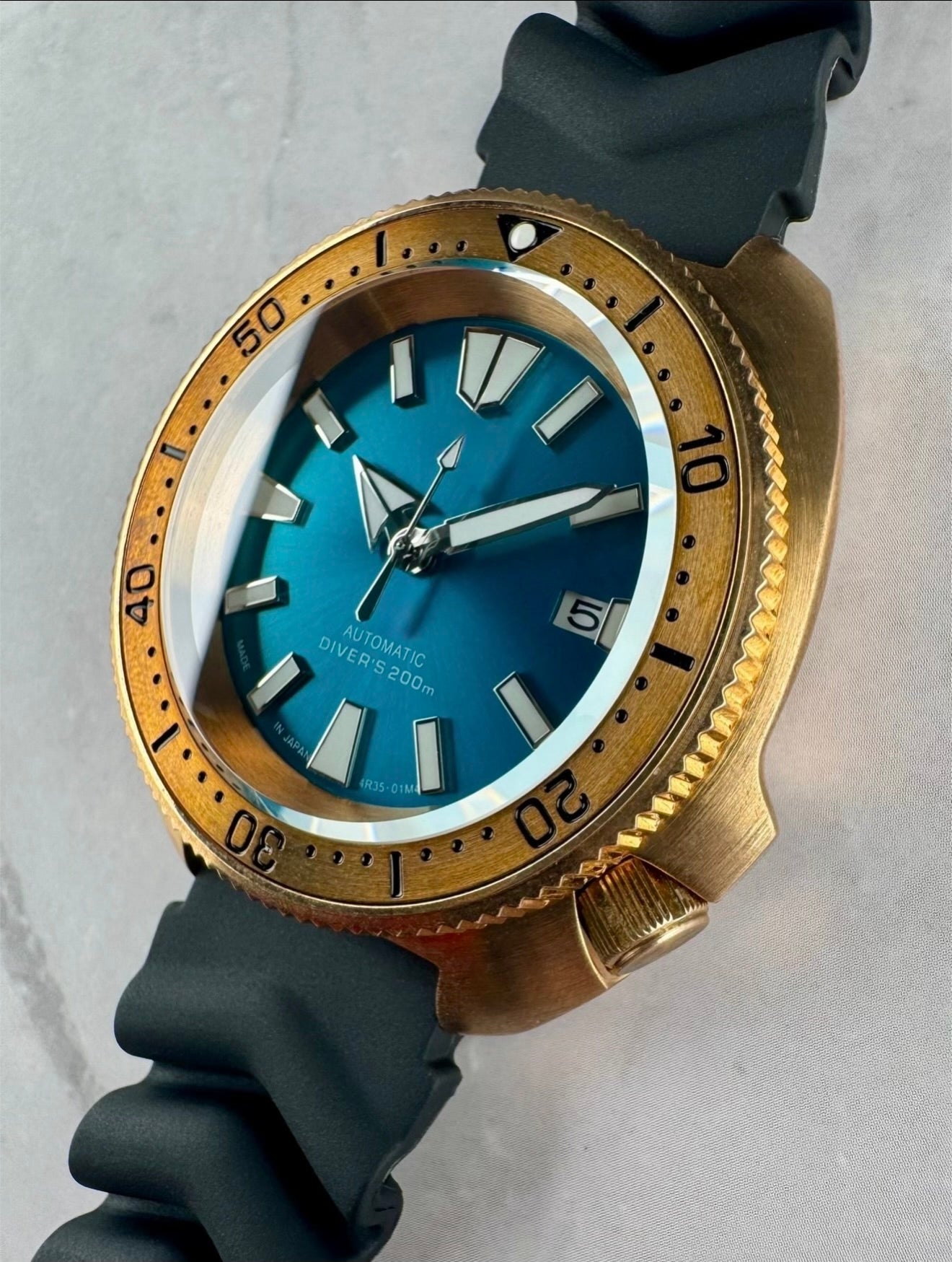 BronZeiko | Bronze Dive and Tool Watches That Patina Over Time